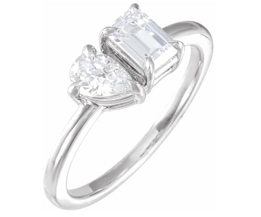 14K Gold Toi et Moi Ring Pear Shape and Emerald Lab Diamond Ring